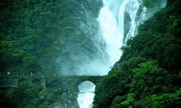 dudhsagar-waterfalls-img